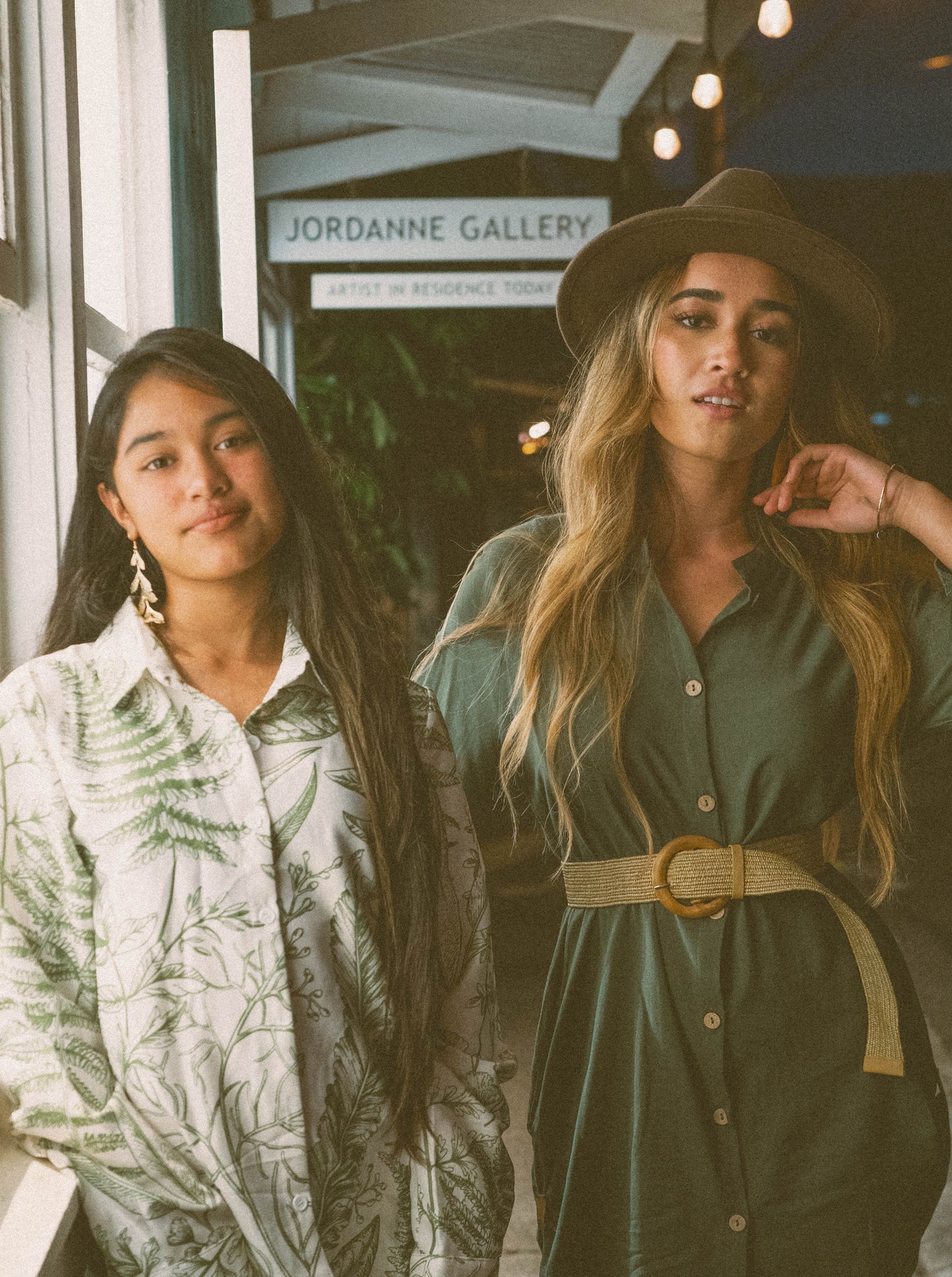 BUTTON UP - Pewa Dress