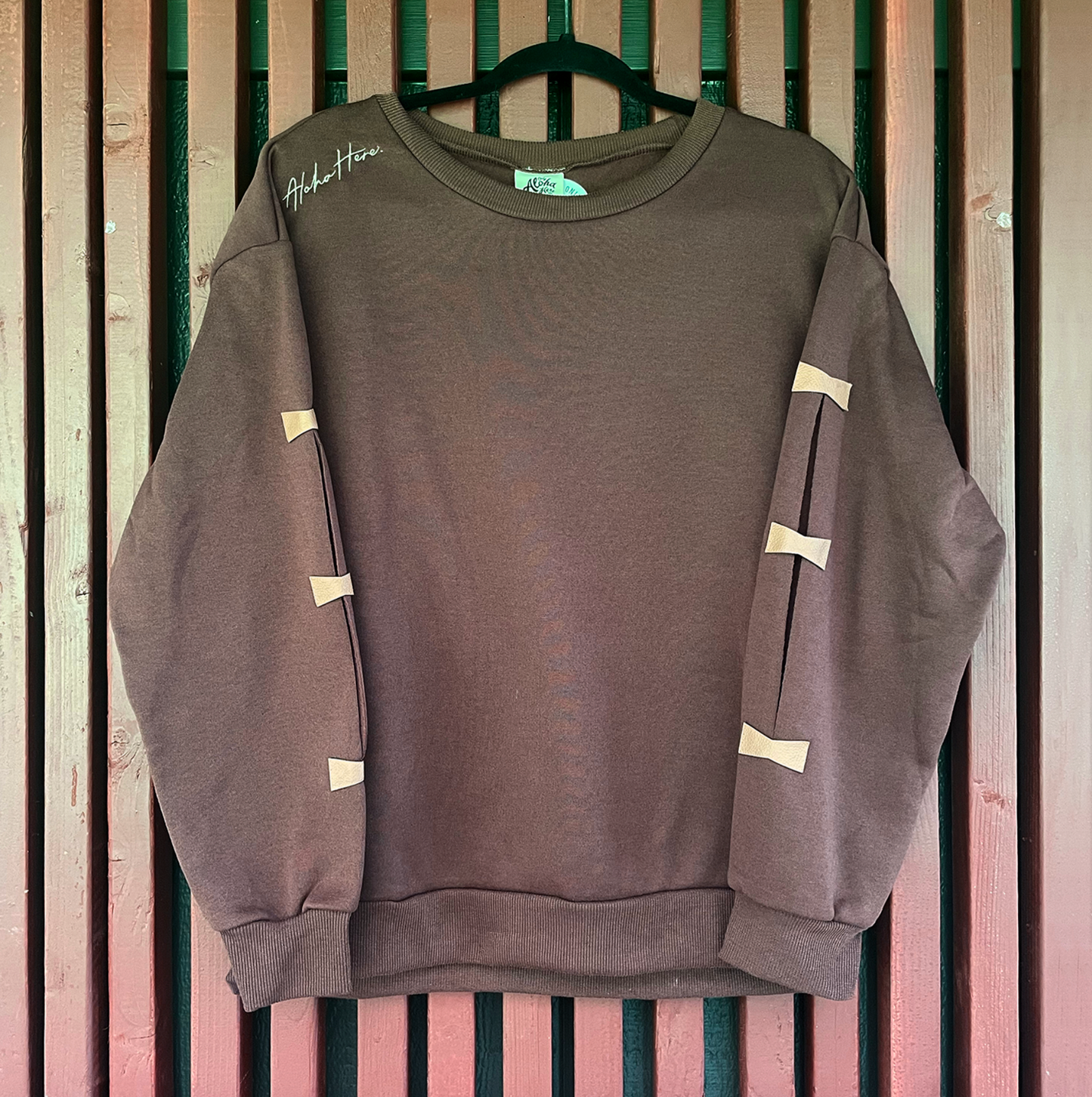 SWEATER - Pewa Sweater